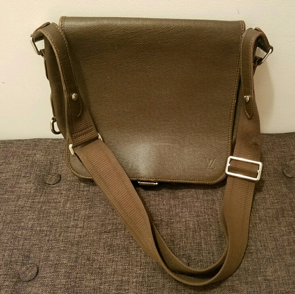 100% authentic  Louis Vuitton Men's Shoulder Bag